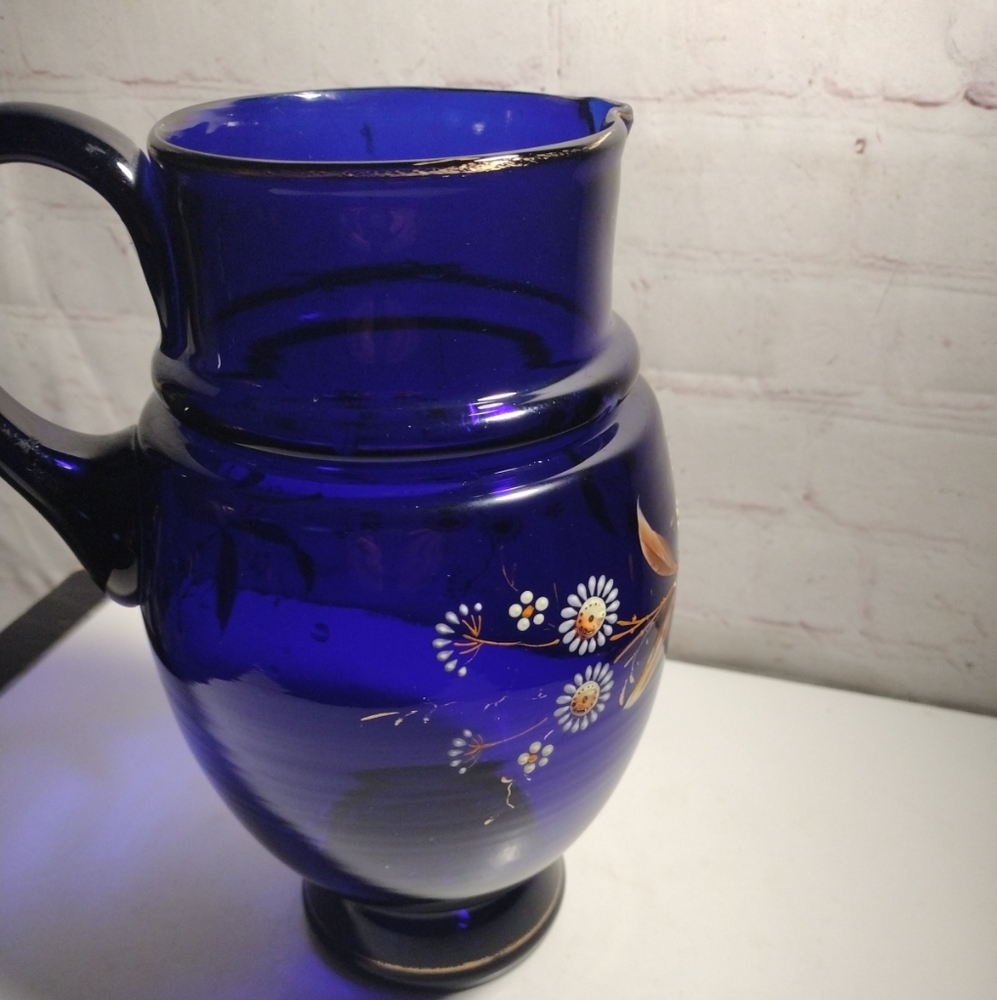 Antique VTG Hand Blown Cobalt Blue Glass Pitcher Jug White Daisy Flowers 9.5" - Picture 9 of 15